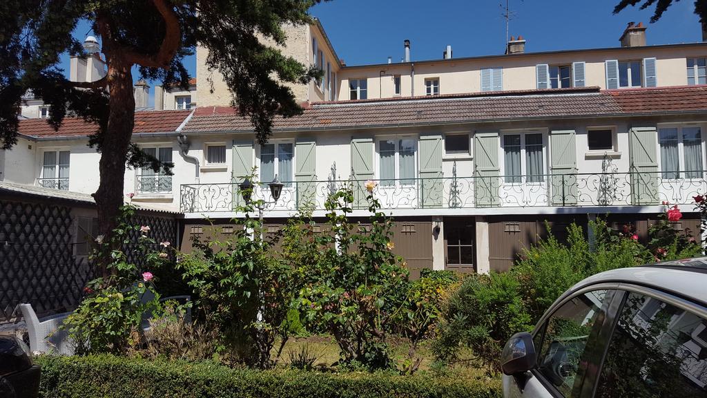 Hotel Du Cheval Rouge Versailles Exterior photo
